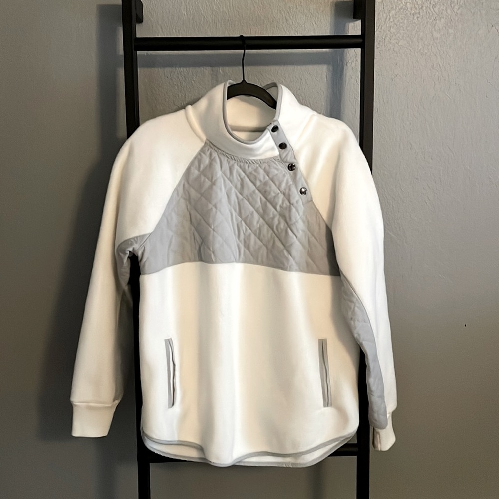 Abercrombie & Fitch Sweatshirt. Size Large